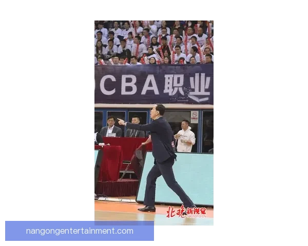 活塞队最新比赛战况回顾 球队表现与未来展望分析